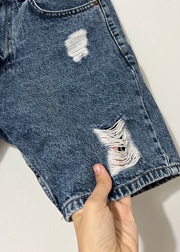Yırtık Salaş Denim Şort - Görsel 4