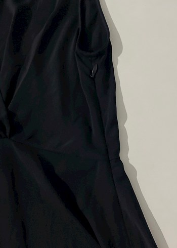 Siyah Drapeli V Yaka Kolsuz Bluz - Görsel 5