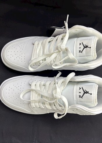 NIKE JORDAN 1 MİD - Görsel 2