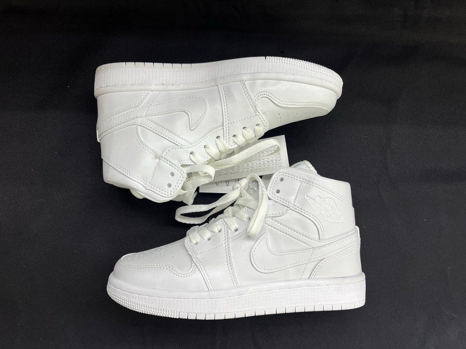 NIKE JORDAN 1 MİD - Görsel 3