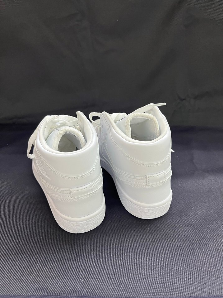 NIKE JORDAN 1 MİD - Görsel 3