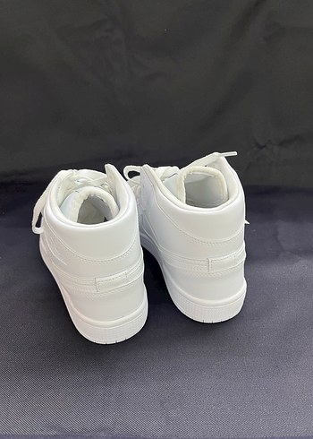 NIKE JORDAN 1 MİD - Görsel 4