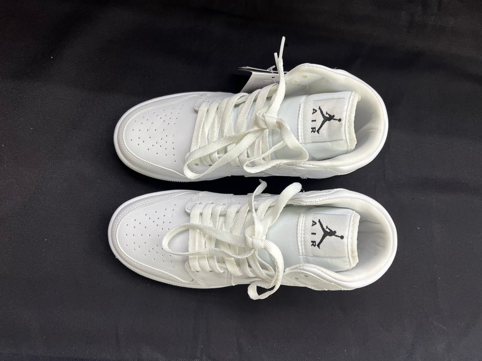 NIKE JORDAN 1 MİD - Görsel 2