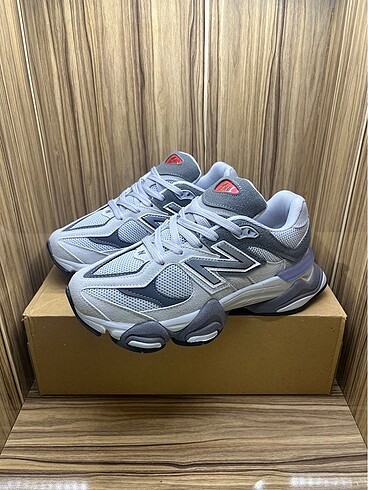 NEW BALANCE 9060