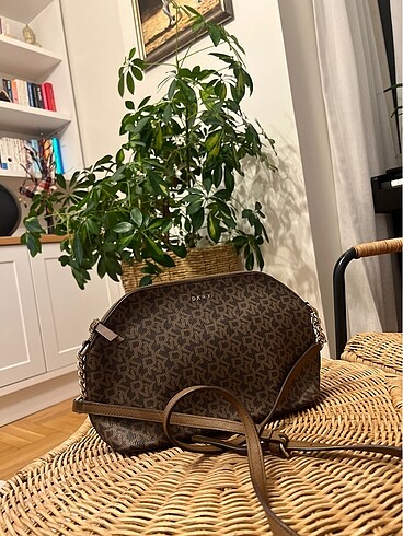 DKNY çapraz çanta