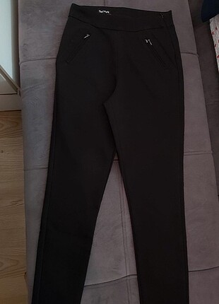 32 Beden siyah Renk Likralı kumaş pantolon