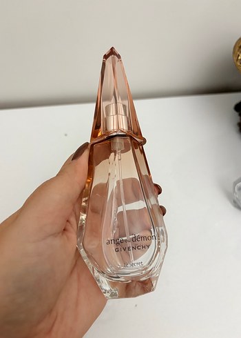 GIVENCHY Givenchy ange & demon parfüm şişesi