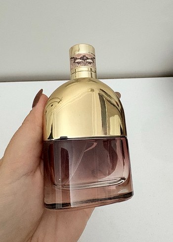  Beden Just Cavalli Kadın Parfümü şişesi