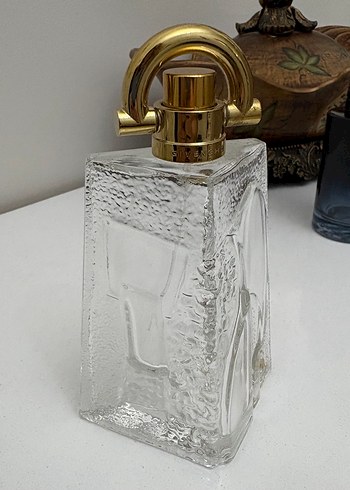 Givenchy pi parfüm şişesi