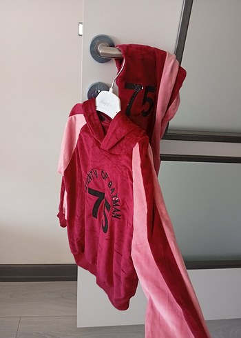 Kız Çocuk Bordo Parlak Bornoz - Görsel 2