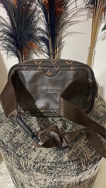 Louis Vuitton Louis Vuitton bel çantası