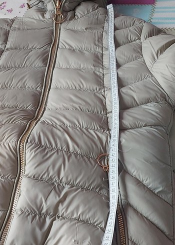 Çift Taraflı Kapüşonlu Bej Şişme Mont - Görsel 8