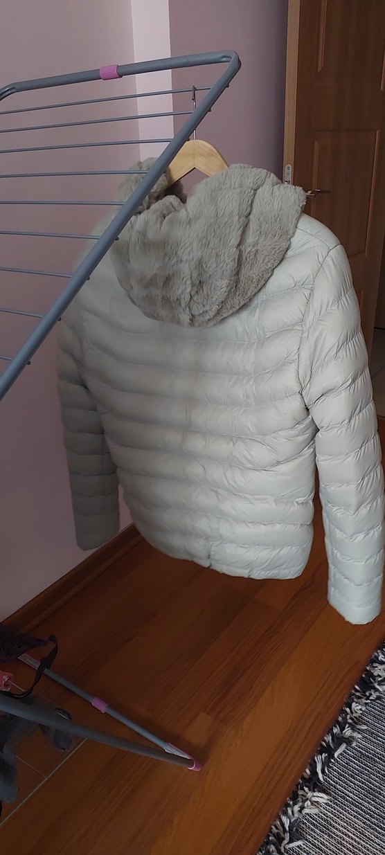 Çift Taraflı Kapüşonlu Bej Şişme Mont - Görsel 5