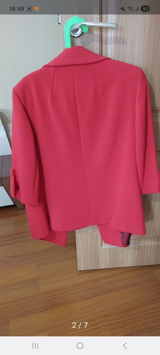 Kırmızı Kaban - Görsel 2