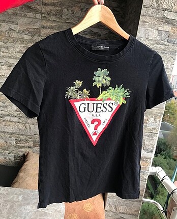 Guess tshirt