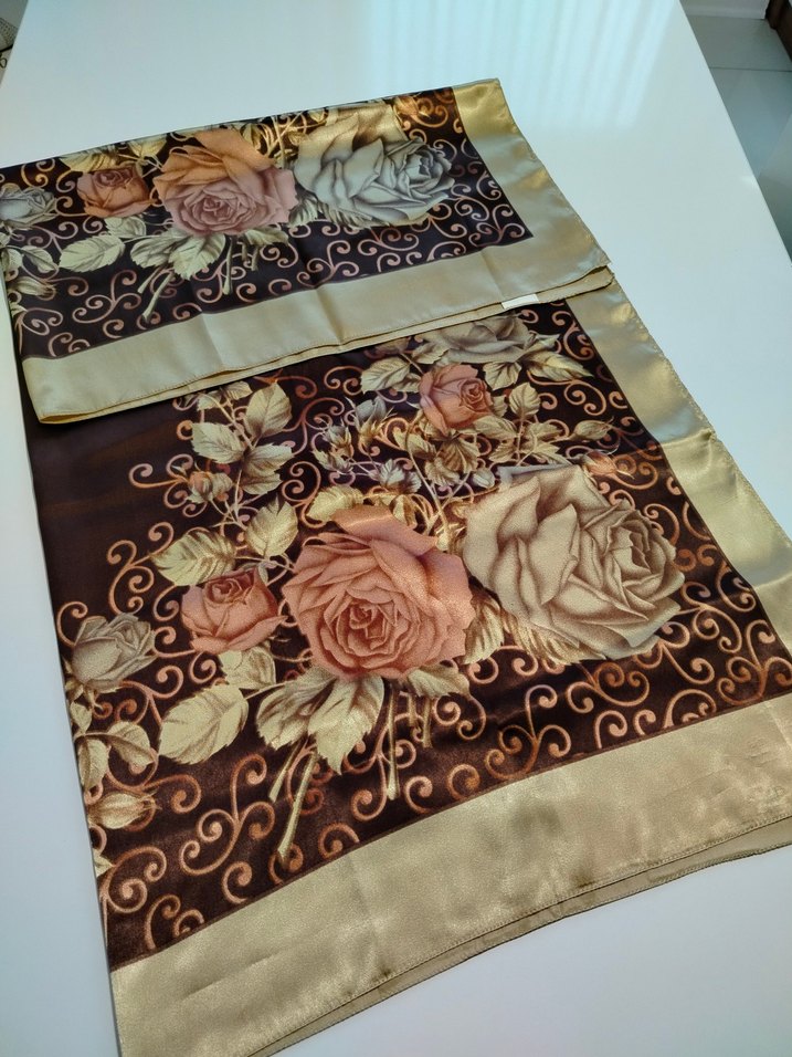 Kahverengi Vintage Desenli Eşarp - Görsel 2