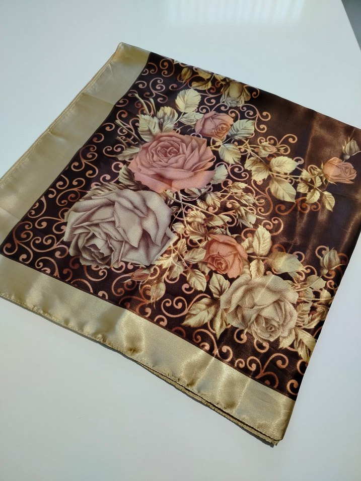 Kahverengi Vintage Desenli Eşarp - Görsel 3