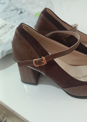 Diğer Kahverengi Süet Tokalı Stiletto Kadın Ayakkabı