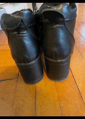 Siyah Deri Topuklu Bağcıklı Kadın Bot - Görsel 4