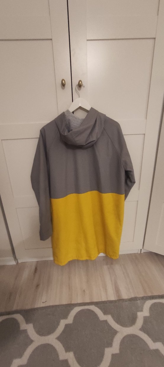 Gri-Sarı Midi Kadın Yağmurluk - Görsel 3