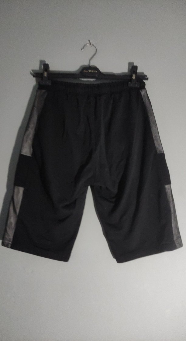 Siyah Bel Detaylı Erkek Şort diz üstü 36/38 bedene uygun - Görsel 3