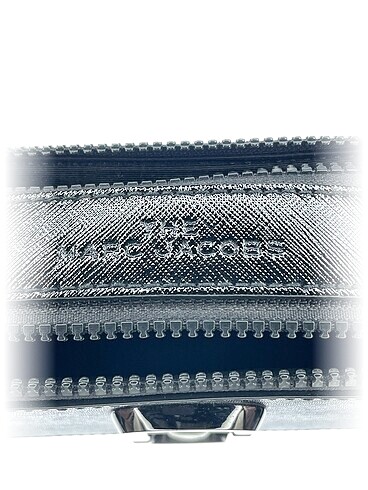 Beden Marc Jacobs Çapraz Çanta %70 İndirimli.