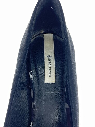 38 Beden siyah Renk Stradivarius Stiletto %70 İndirimli.