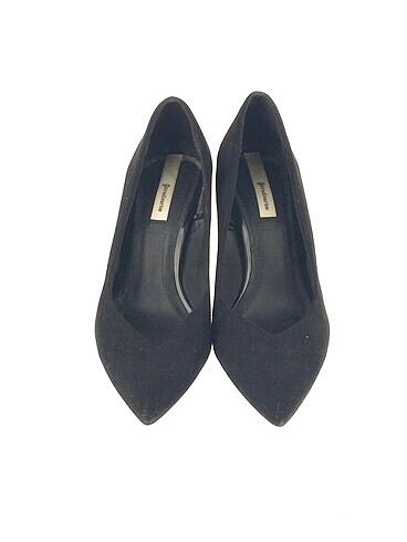 38 Beden Stradivarius Stiletto %70 İndirimli.