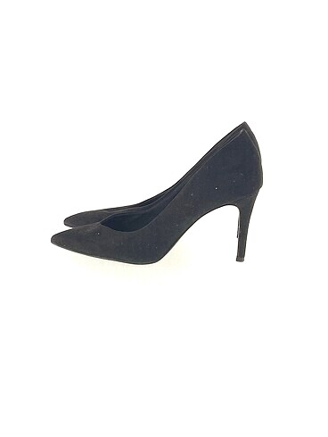 Stradivarius Stiletto %70 İndirimli.