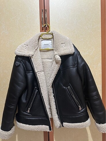 Bershka mont