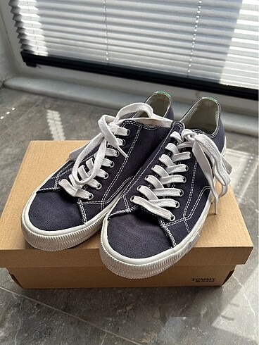 Sneaker