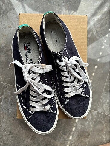 38 Beden Sneaker