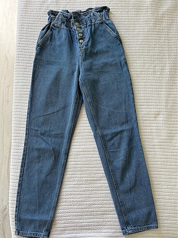 Beli lastikli mom jean