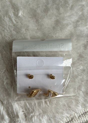 Beden Çelik gold taşlı küpe