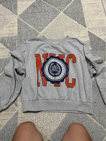 DeFacto sweatshirt