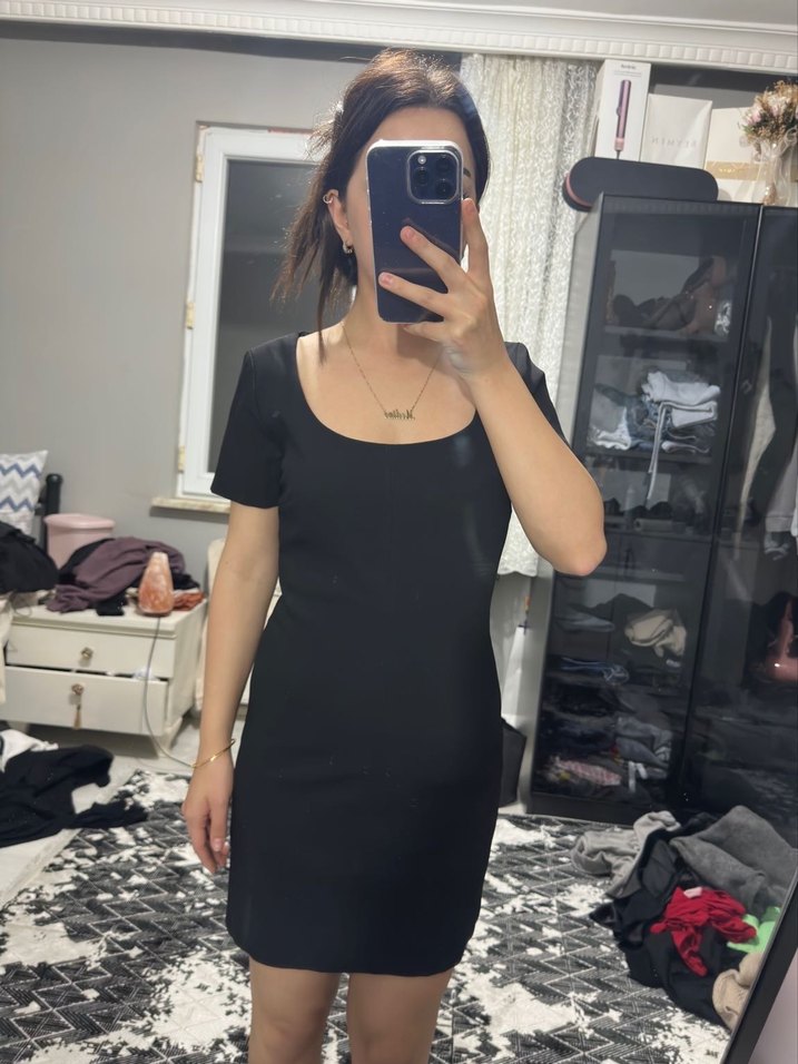Siyah Midi Kadın Elbise, Kısa Kollu, Yüksek Yakalı - Görsel 2