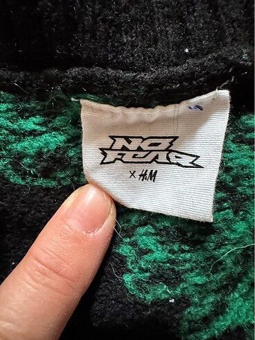 40 Beden Twist Yeşil Kot Pantolon 40 ve H&M Süveter M
