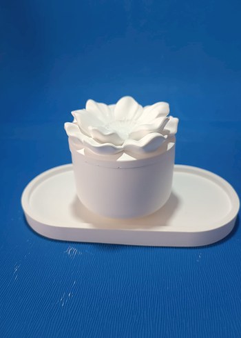 Beyaz Çiçek Detaylı Mumluk ve Tepsi - Görsel 2