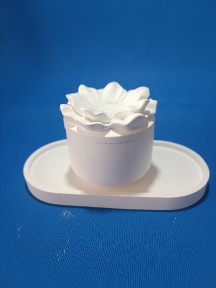 Beyaz Çiçek Detaylı Mumluk ve Tepsi - Görsel 2