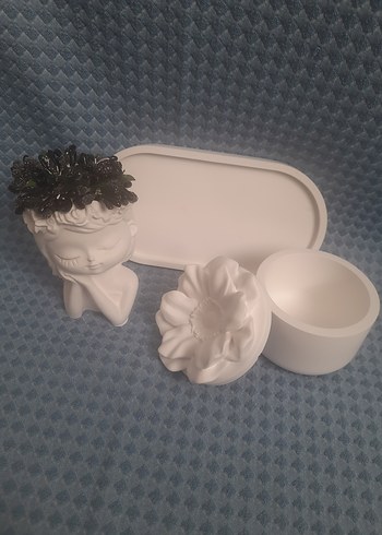 Beyaz Çiçekli ve Figürlü Dekoratif Kutu - Görsel 2