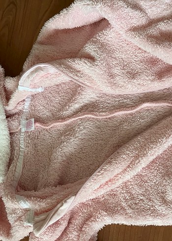 4 Yaş Beden Kız Çocuk Kapüşonlu Peluş Pijama