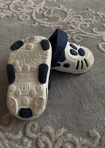 Erkek Çocuk Beyaz Kaydırmaz Terlik - Görsel 3