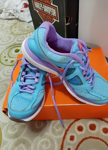 37 Beden mavi Renk Orjinal Nike spor ayakkabi