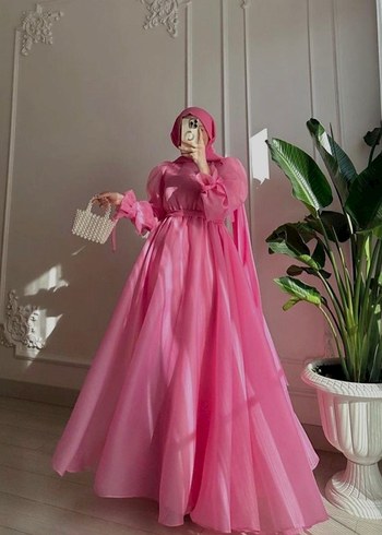 Kevser bahadır karolin pembe abiye