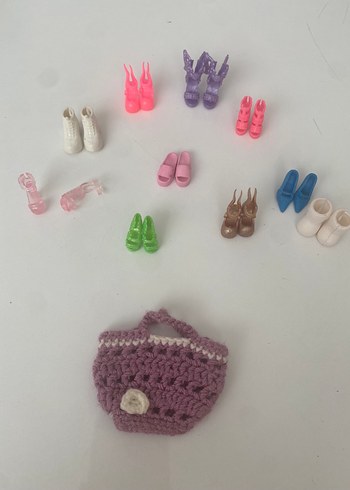 Barbie Barbie Ayakkabıları ve Örgü Çanta