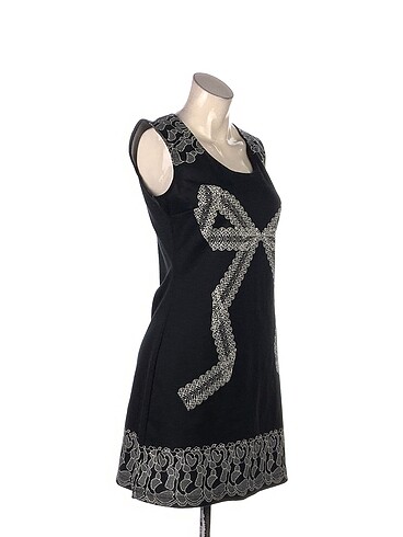 Vintage Love PreLoved Kısa Elbise %70 İndirimli.