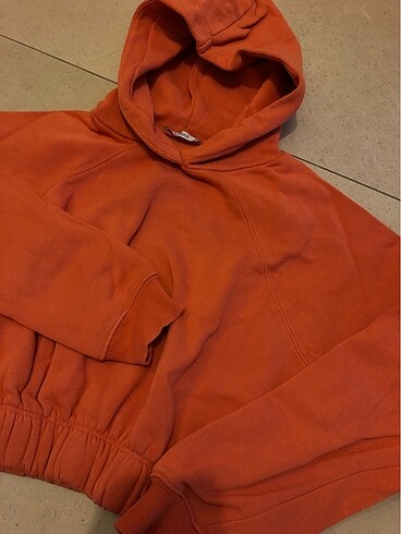 Crop kapüşonlu sweatshirt