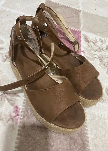 Kadın Kahverengi Süet Dolgu Topuklu Sandalet - Görsel 2