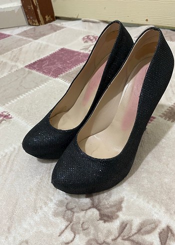 Siyah Parlak Yılan Desenli İnce Topuklu Kadın Ayakkabı - Görsel 5