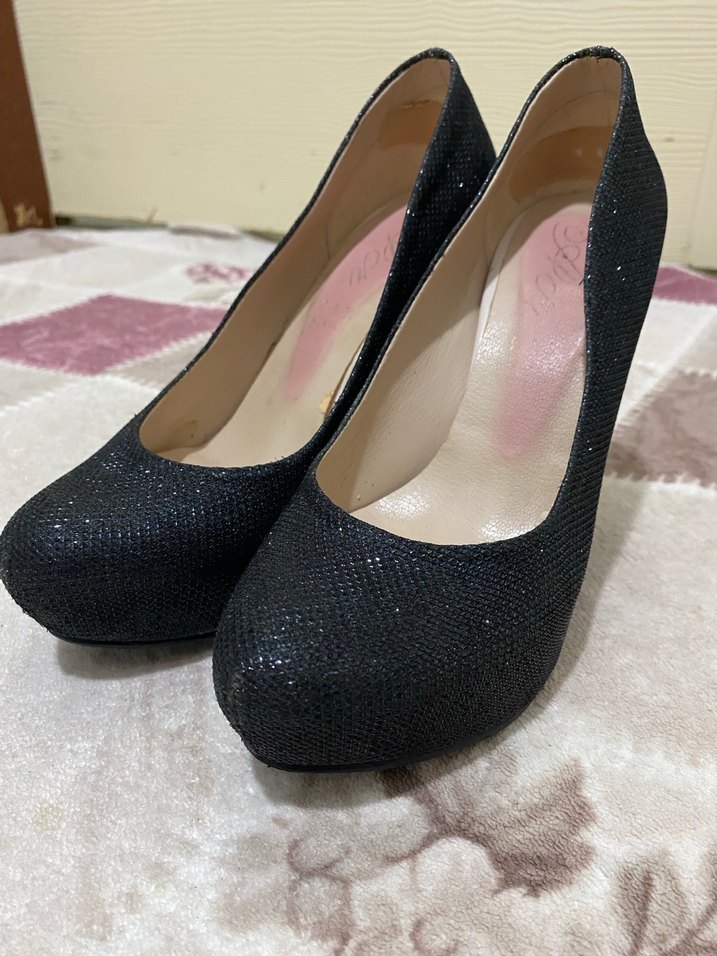 Siyah Parlak Yılan Desenli İnce Topuklu Kadın Ayakkabı - Görsel 4